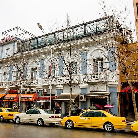 Living Hotel Tiranë Rom bilde