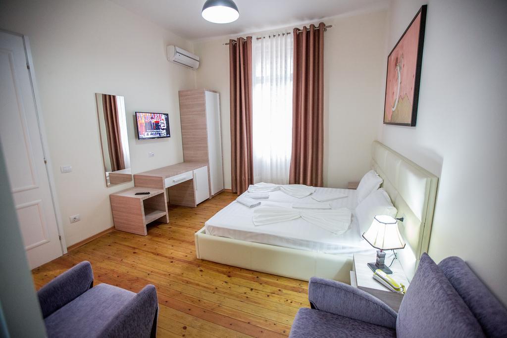 Living Hotel Tiranë Eksteriør bilde