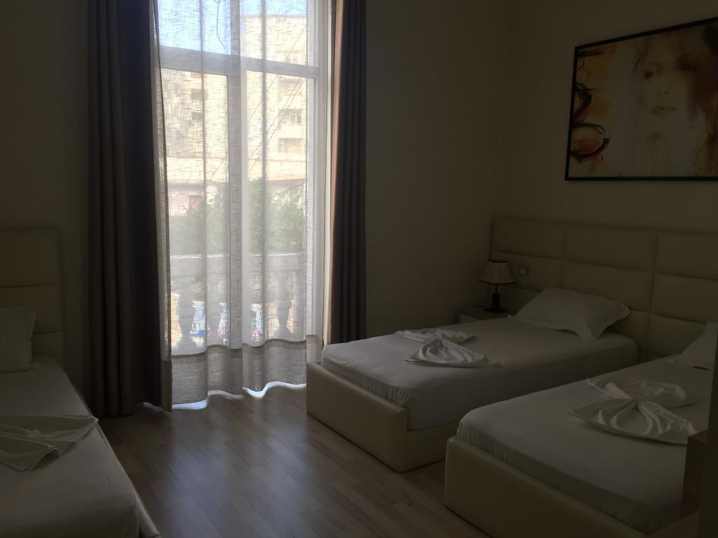 Living Hotel Tiranë Eksteriør bilde