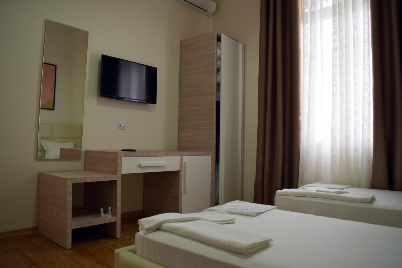 Living Hotel Tiranë Eksteriør bilde