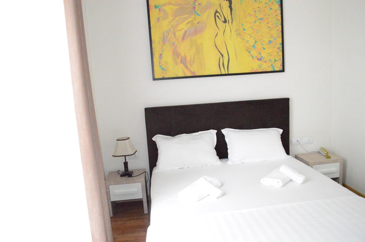 Living Hotel Tiranë Eksteriør bilde