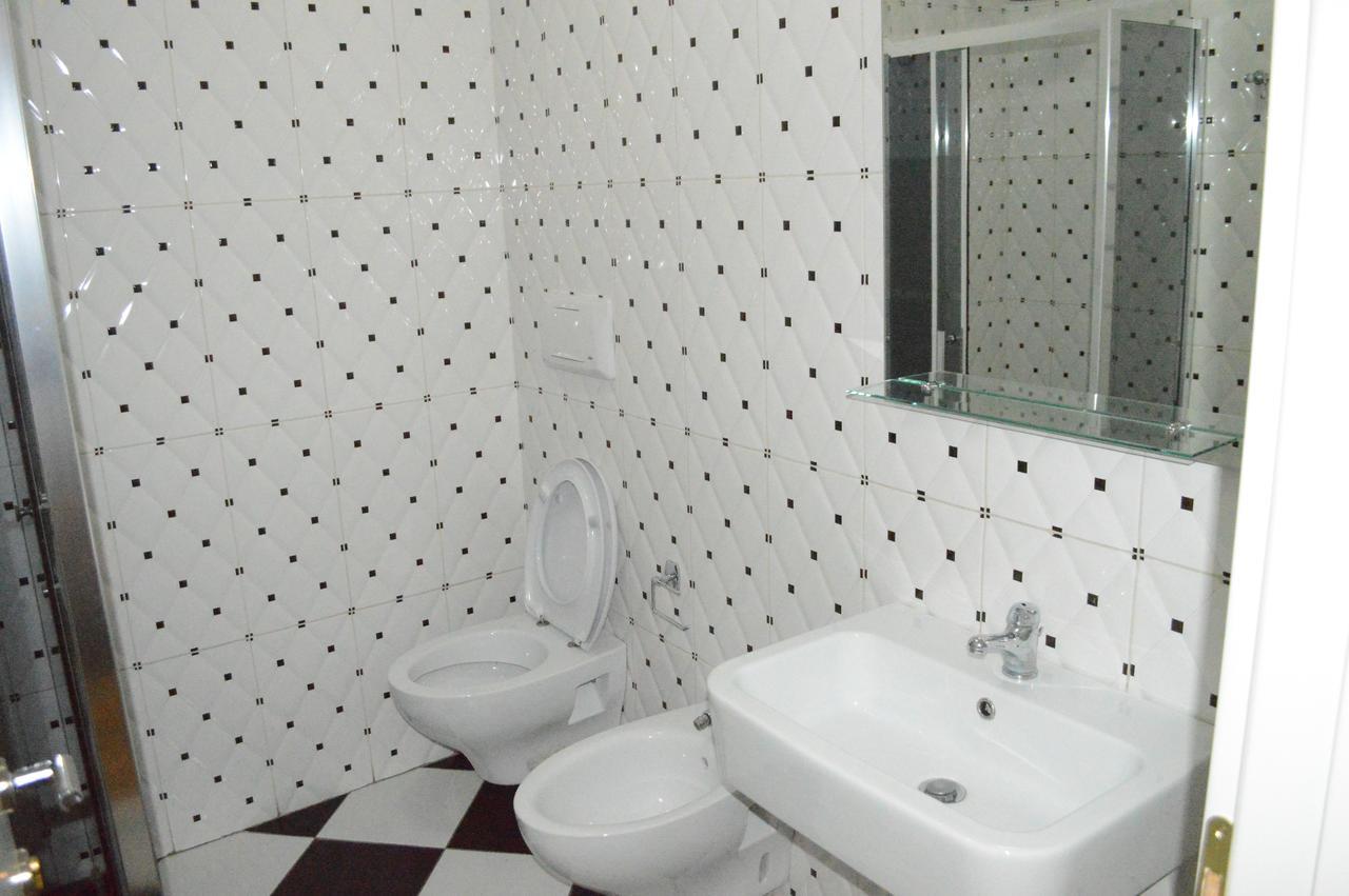 Living Hotel Tiranë Eksteriør bilde