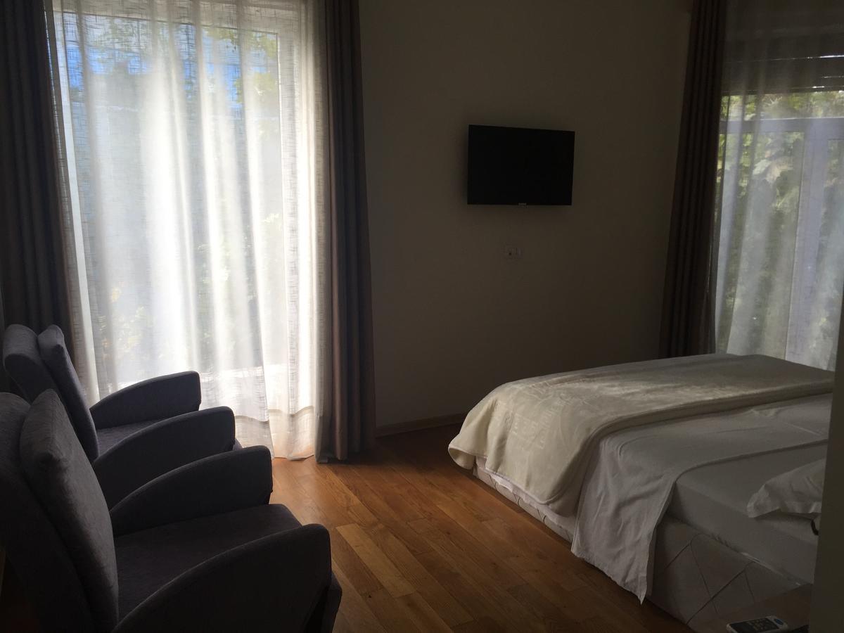 Living Hotel Tiranë Eksteriør bilde