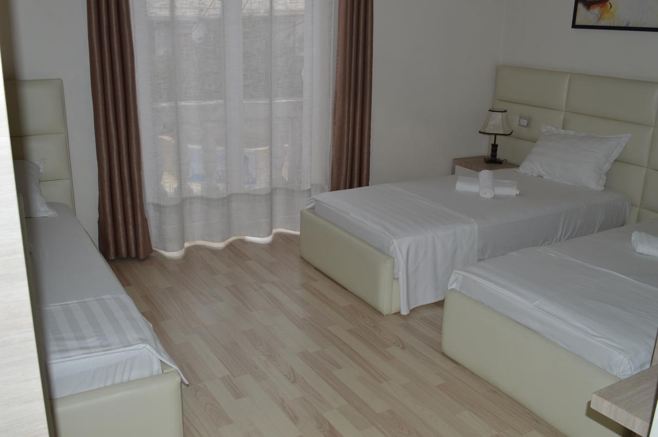Living Hotel Tiranë Eksteriør bilde