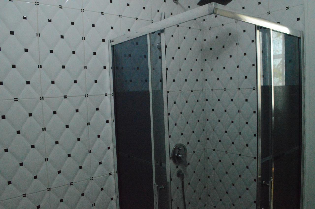 Living Hotel Tiranë Eksteriør bilde